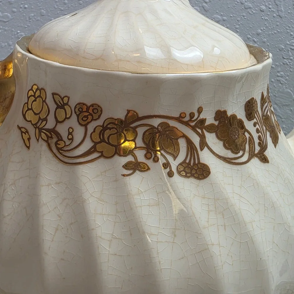 Vintage 1940s Sadler England Cream and Gold‎ Swirl Teapot Elegant Cottagecore